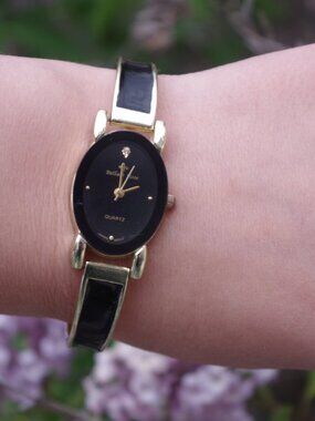 Vintage Bella & Rose Ladies Black Enamel Wrist Watch